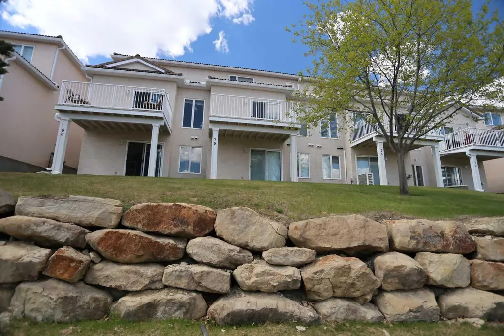 78 Hamptons Link NW Calgary AB T3A 5V9
