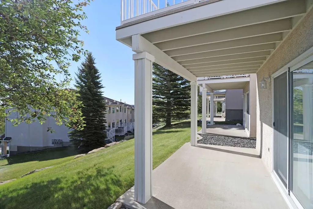 78 Hamptons Link NW Calgary AB T3A 5V9