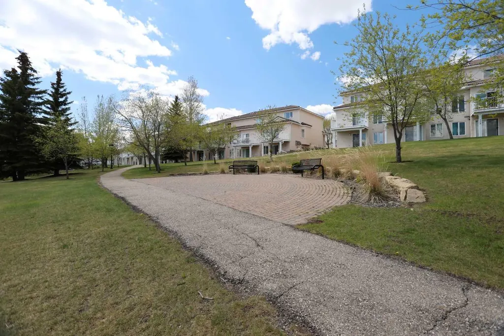 78 Hamptons Link NW Calgary AB T3A 5V9