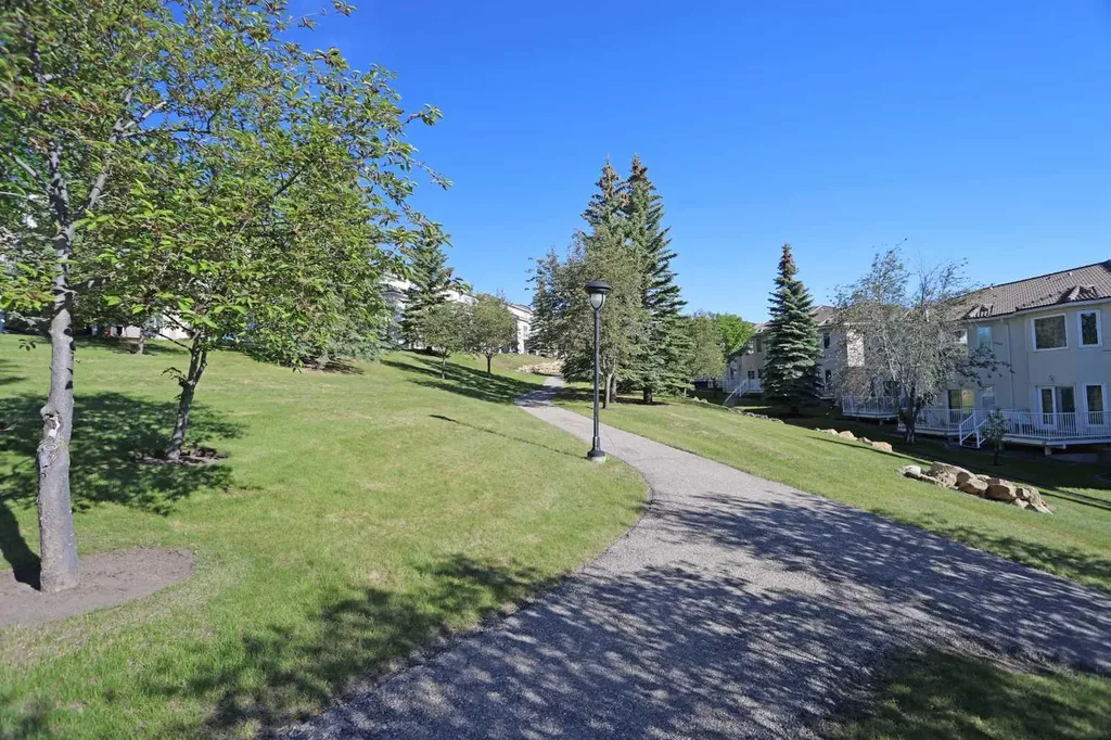 78 Hamptons Link NW Calgary AB T3A 5V9
