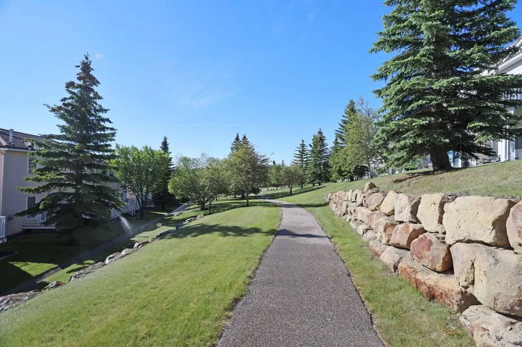 78 Hamptons Link NW Calgary AB T3A 5V9