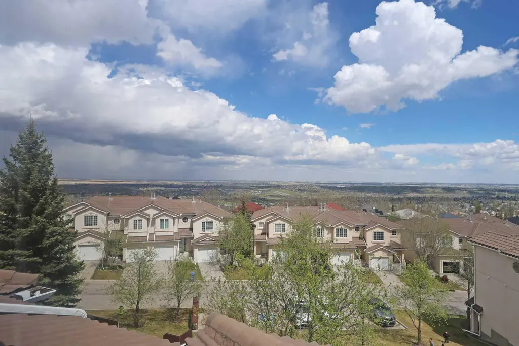 78 Hamptons Link NW Calgary AB T3A 5V9