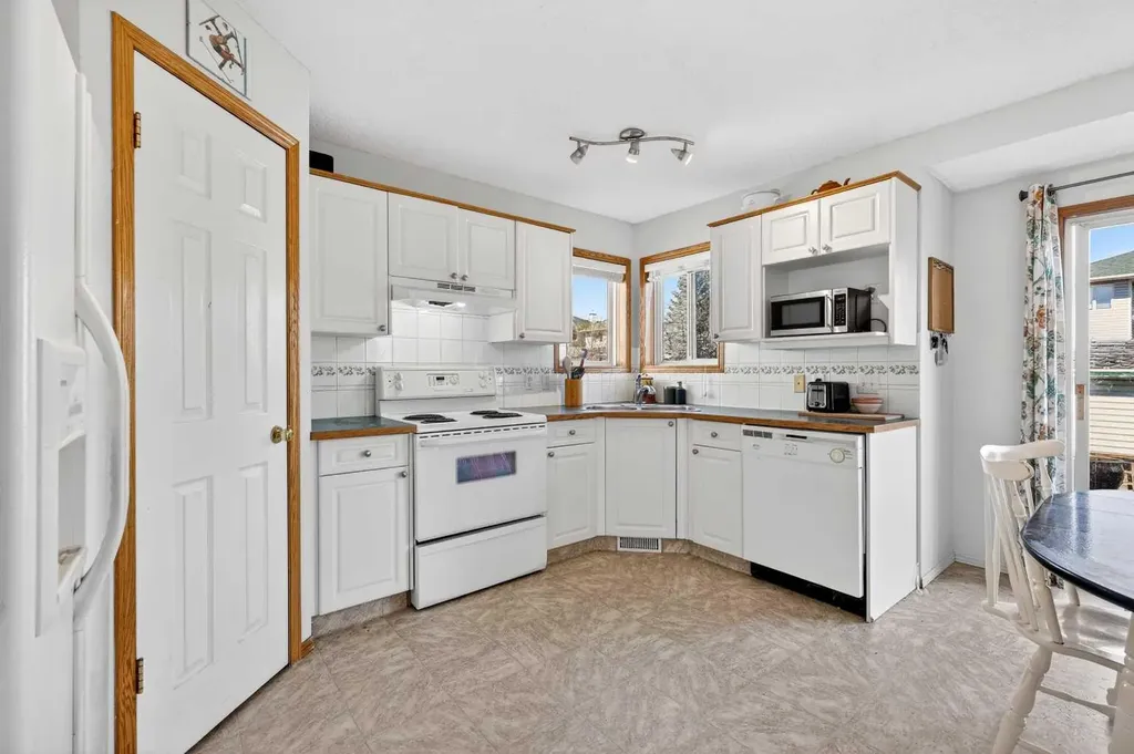100 Tuscany Way NW Calgary AB T3L 2A4