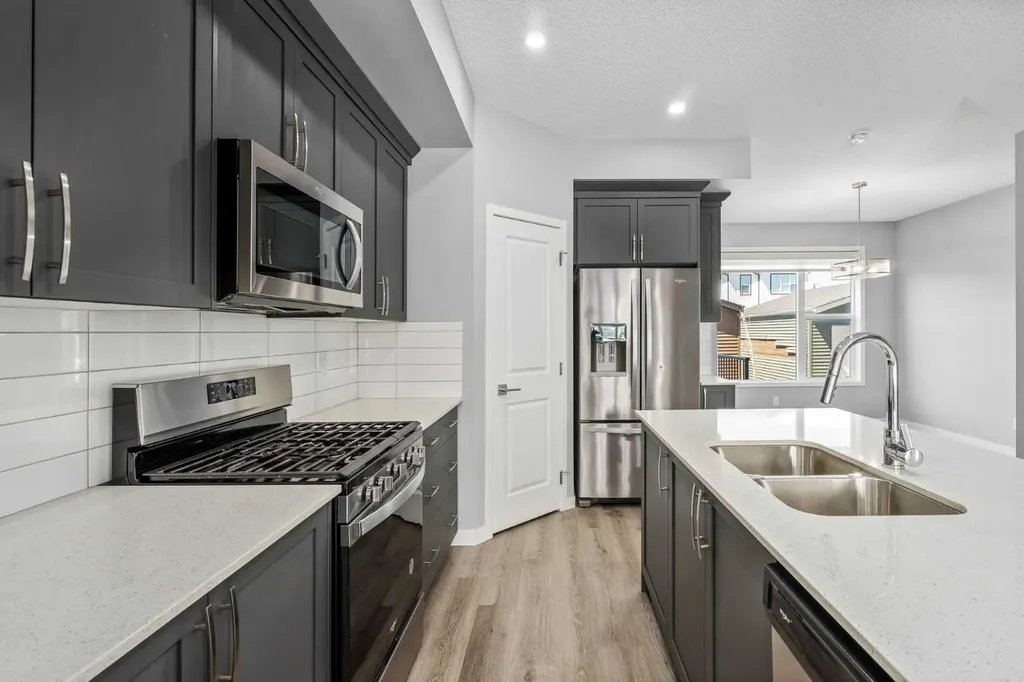 109 Dawson Drive Chestermere AB T1X 1Z8