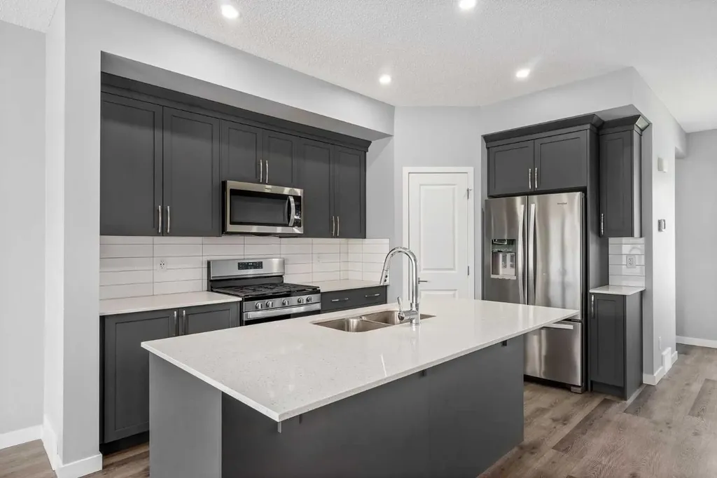109 Dawson Drive Chestermere AB T1X 1Z8