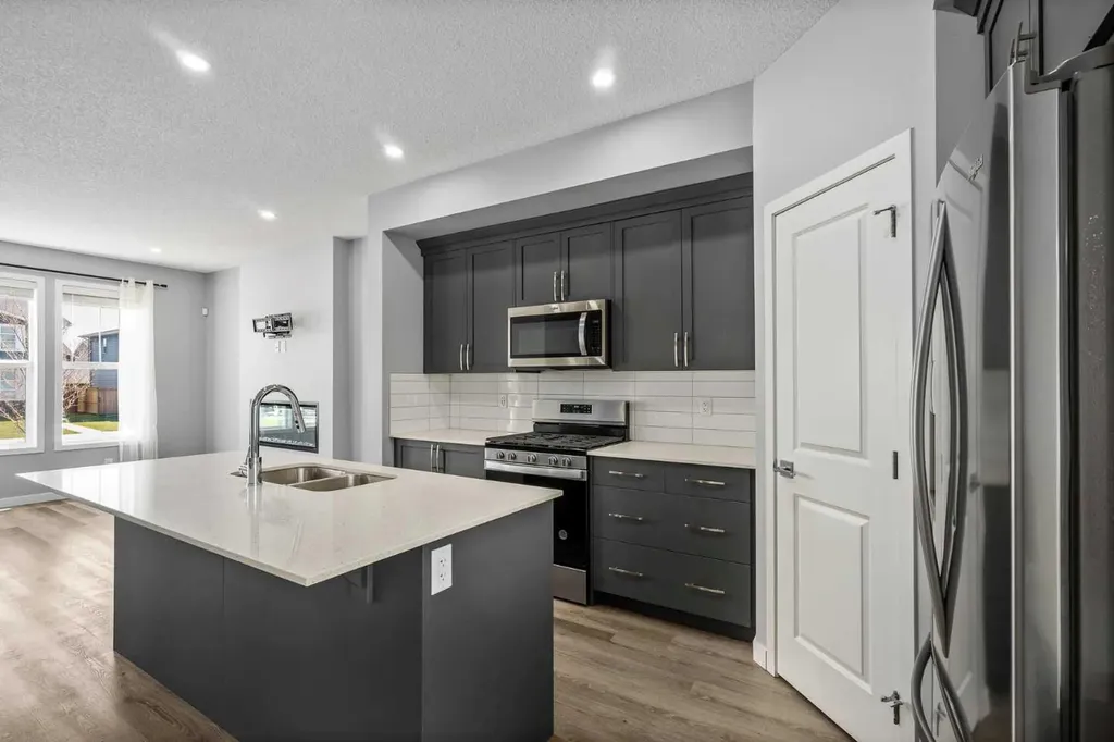109 Dawson Drive Chestermere AB T1X 1Z8