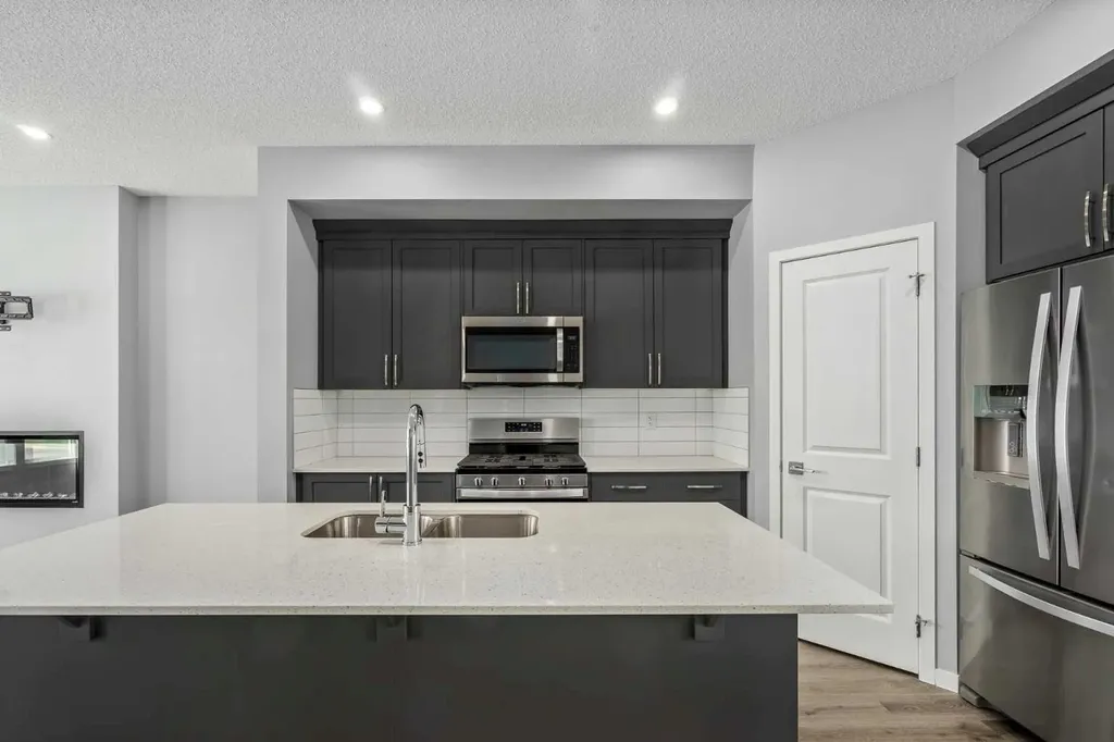109 Dawson Drive Chestermere AB T1X 1Z8