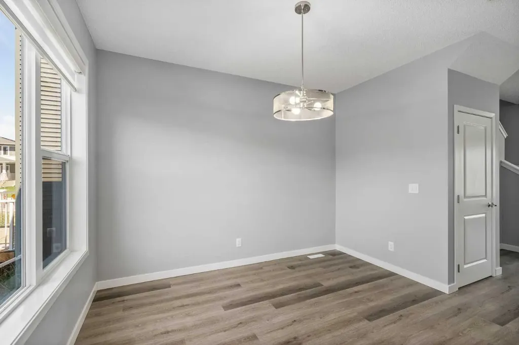 109 Dawson Drive Chestermere AB T1X 1Z8