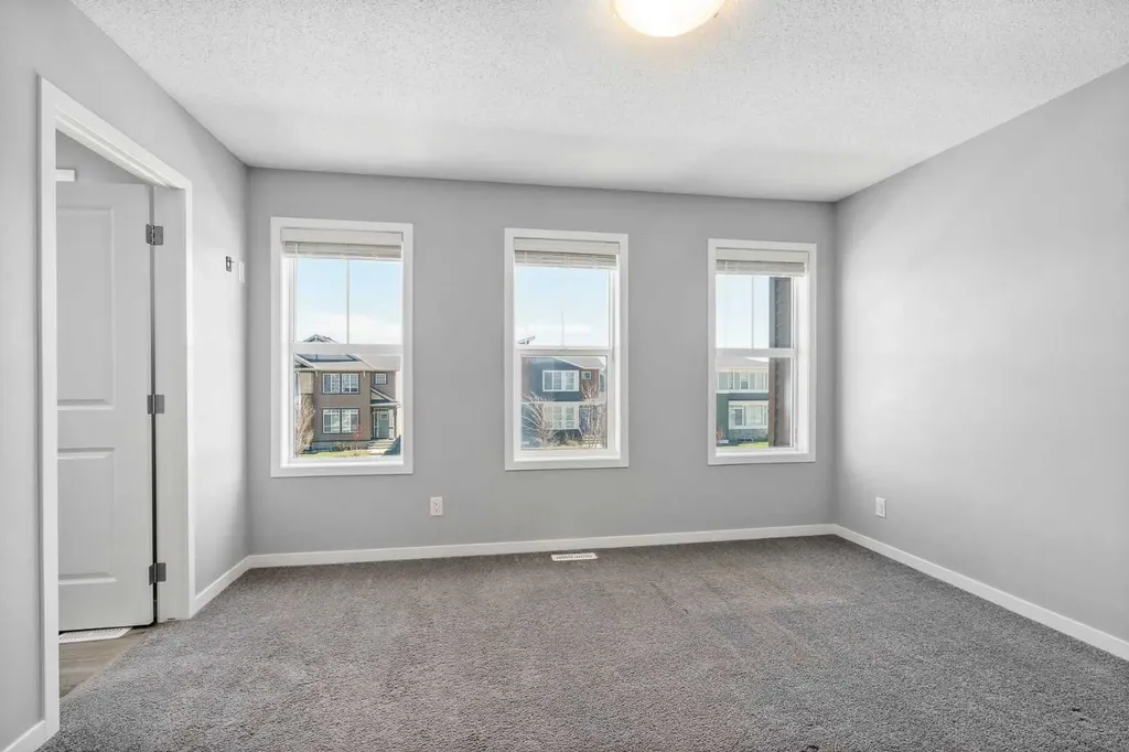 109 Dawson Drive Chestermere AB T1X 1Z8