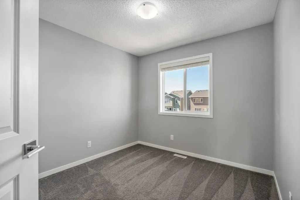 109 Dawson Drive Chestermere AB T1X 1Z8