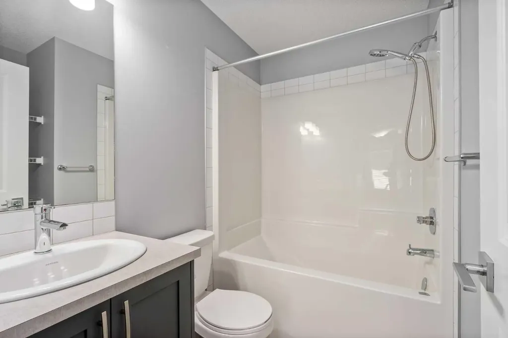 109 Dawson Drive Chestermere AB T1X 1Z8