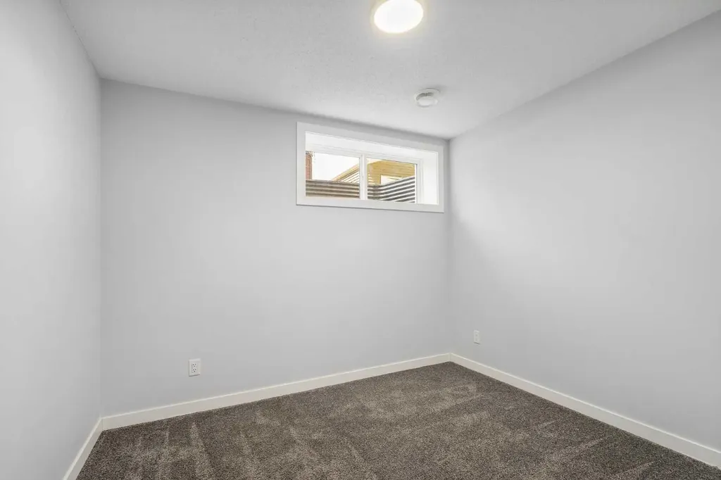 109 Dawson Drive Chestermere AB T1X 1Z8