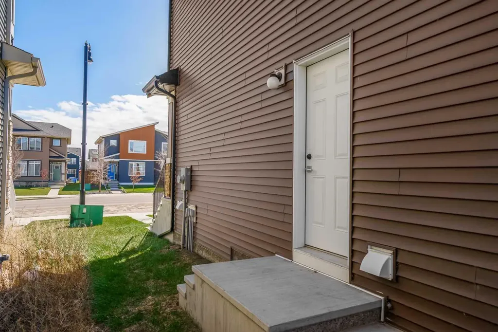 109 Dawson Drive Chestermere AB T1X 1Z8