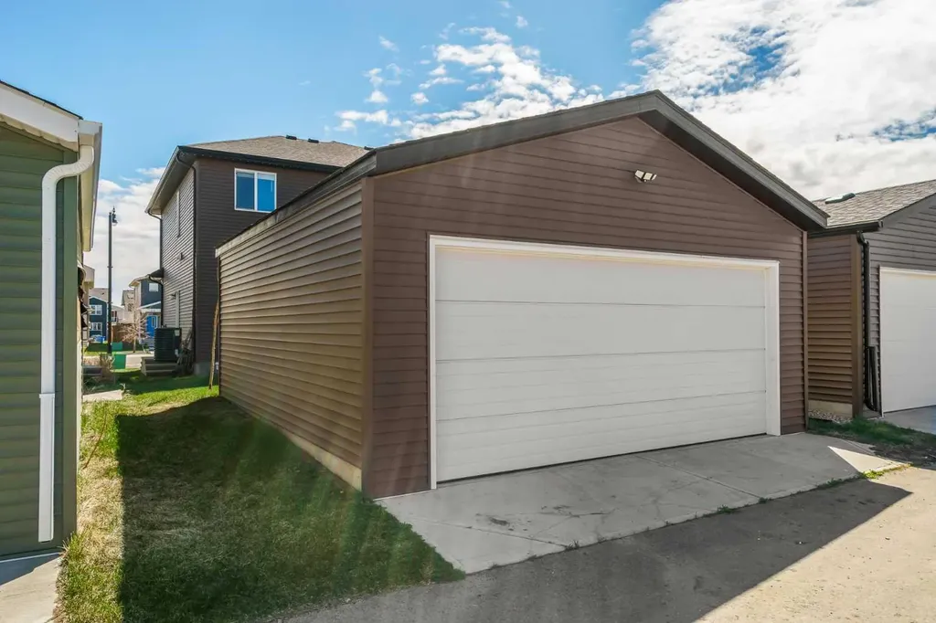 109 Dawson Drive Chestermere AB T1X 1Z8