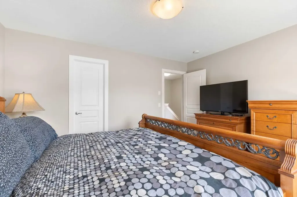 1334 Walden Drive SE Calgary AB T2X2H5