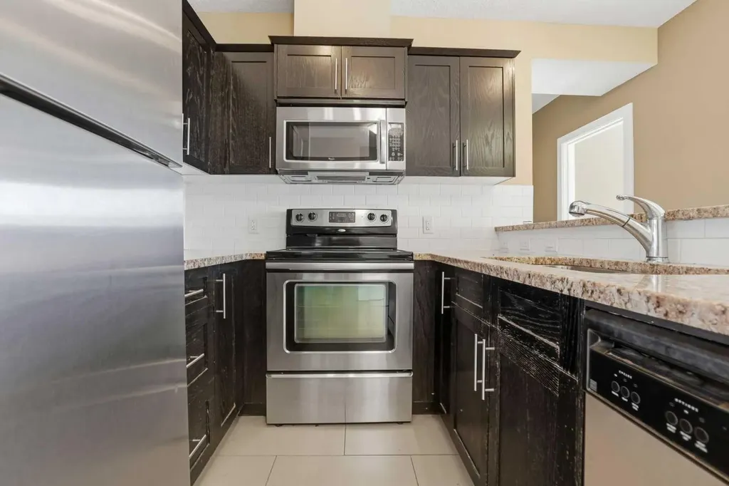 117 19 Avenue NE Calgary AB T2E 1N9