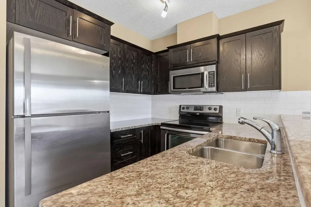 117 19 Avenue NE Calgary AB T2E 1N9