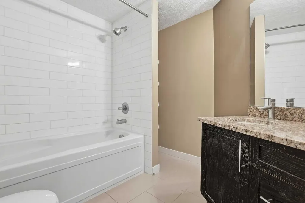 117 19 Avenue NE Calgary AB T2E 1N9