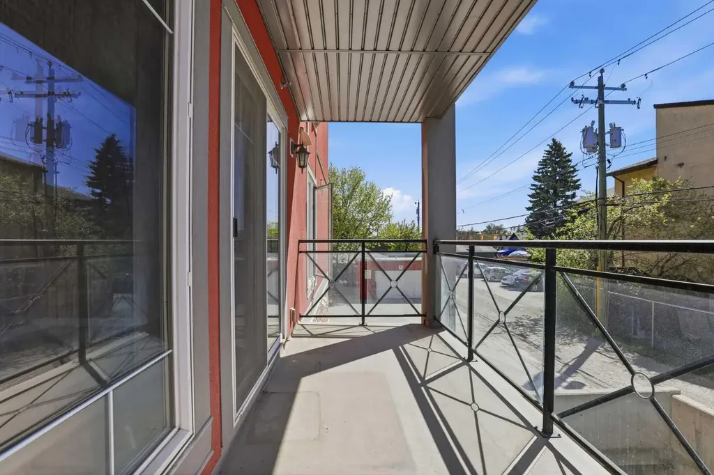 117 19 Avenue NE Calgary AB T2E 1N9
