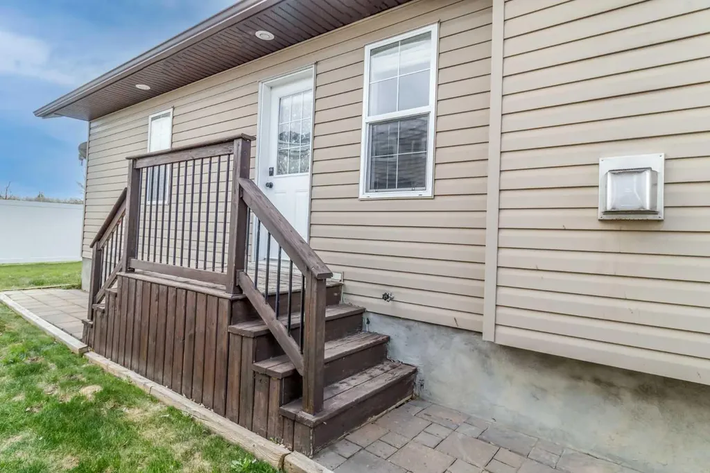 27054 South Pine Lake Road Rural Red Deer County AB T0M1S0