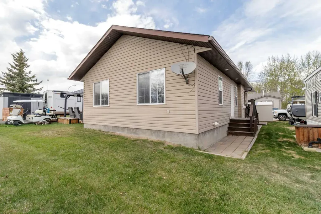 27054 South Pine Lake Road Rural Red Deer County AB T0M1S0