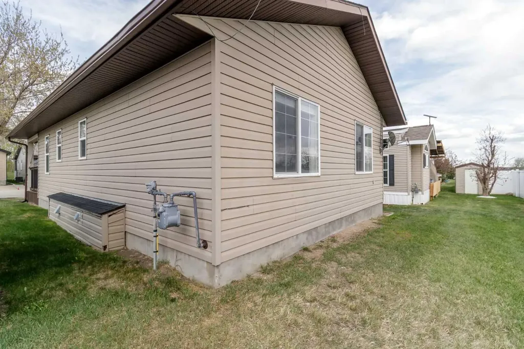 27054 South Pine Lake Road Rural Red Deer County AB T0M1S0