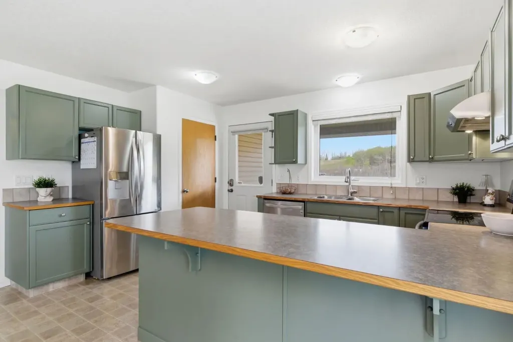 46 Valarosa Drive Didsbury AB T0M0W0