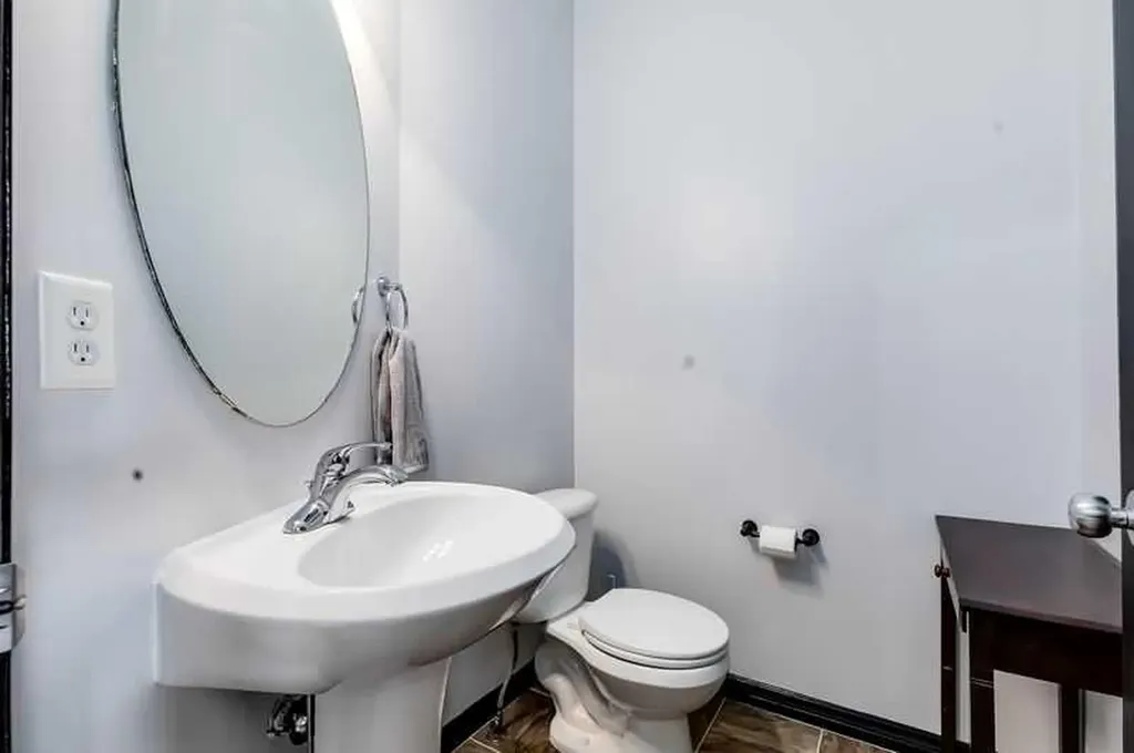 703 Luxstone Square SE Airdrie AB T4B 0A4