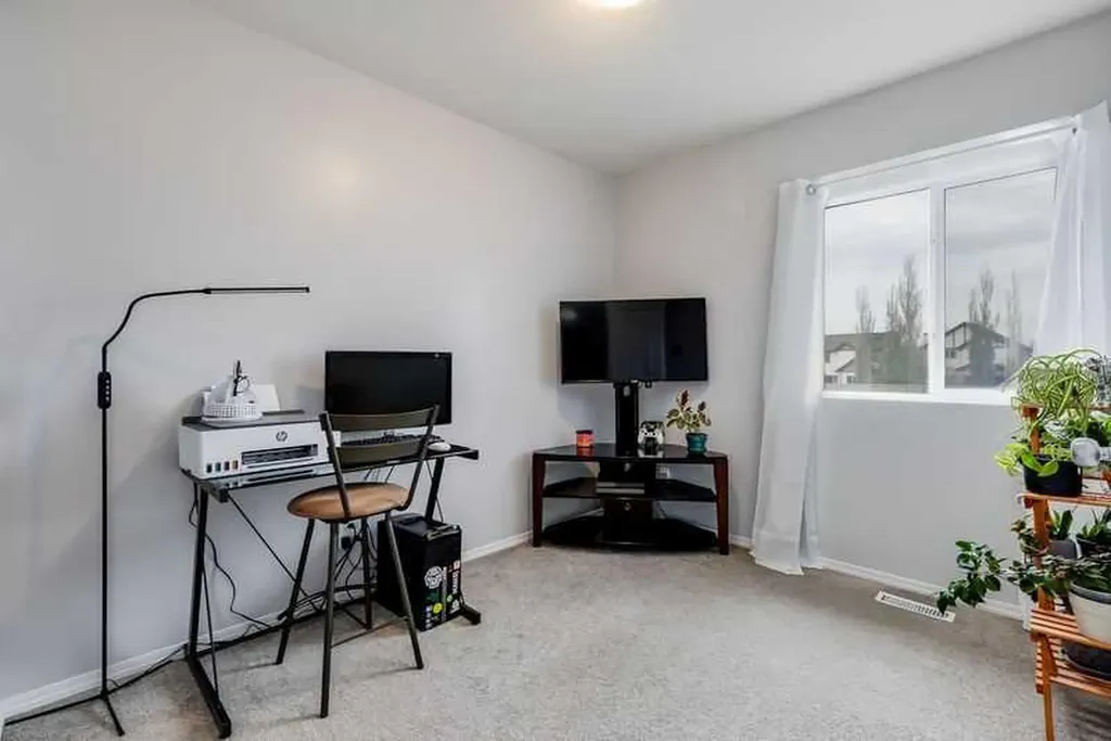703 Luxstone Square SE Airdrie AB T4B 0A4