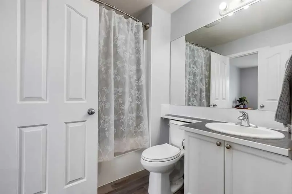 703 Luxstone Square SE Airdrie AB T4B 0A4