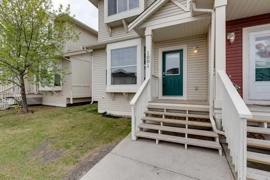 703 Luxstone Square SE Airdrie AB T4B 0A4