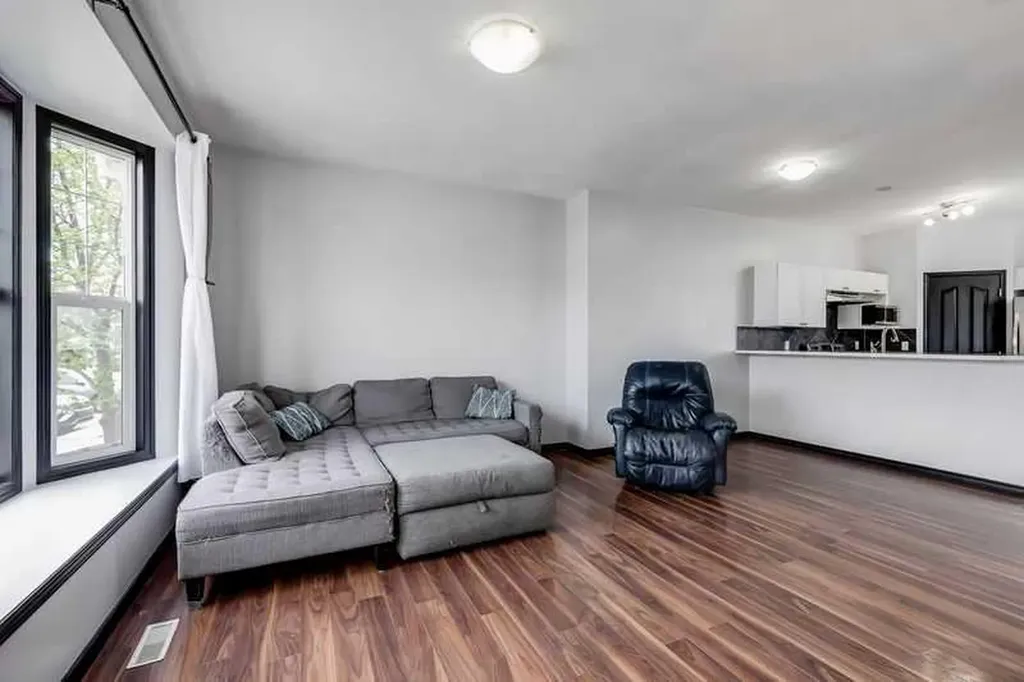 703 Luxstone Square SE Airdrie AB T4B 0A4