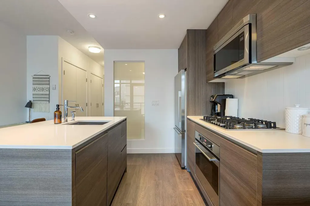 1501 6 Street SW Calgary AB T2R 0Z7