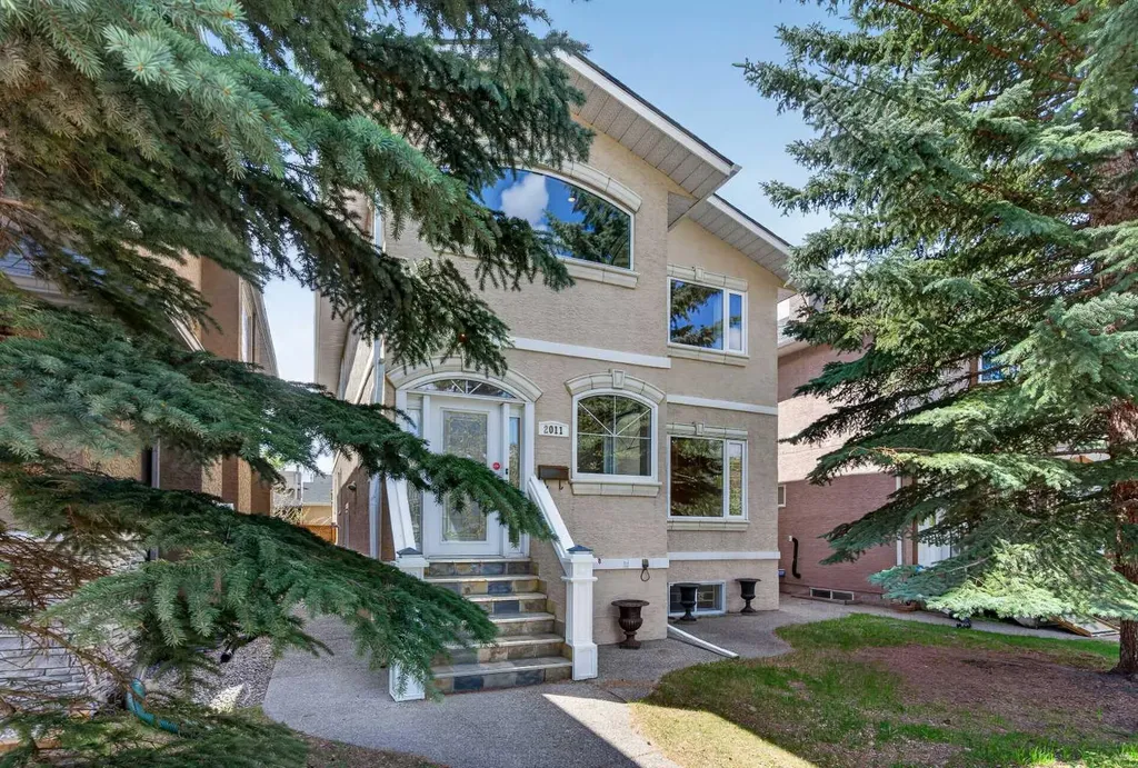 2011 6 Avenue NW Calgary AB T2N 0W6