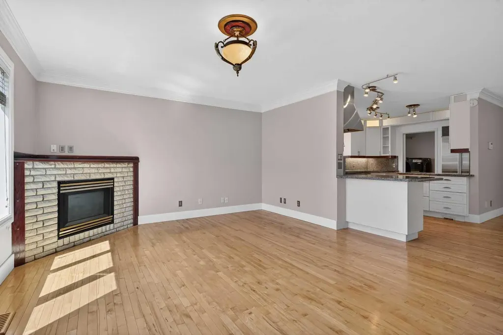 2011 6 Avenue NW Calgary AB T2N 0W6