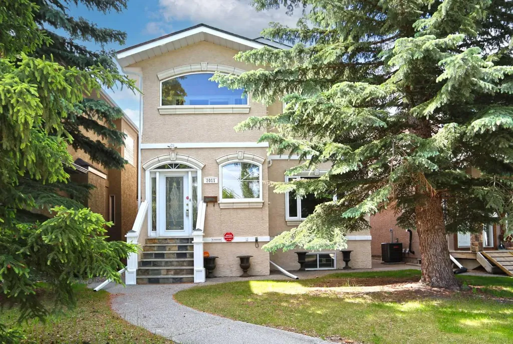 2011 6 Avenue NW Calgary AB T2N 0W6