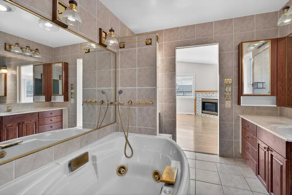 2011 6 Avenue NW Calgary AB T2N 0W6