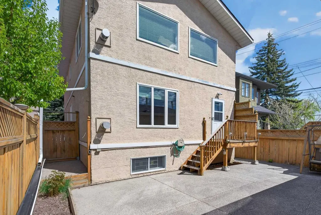 2011 6 Avenue NW Calgary AB T2N 0W6