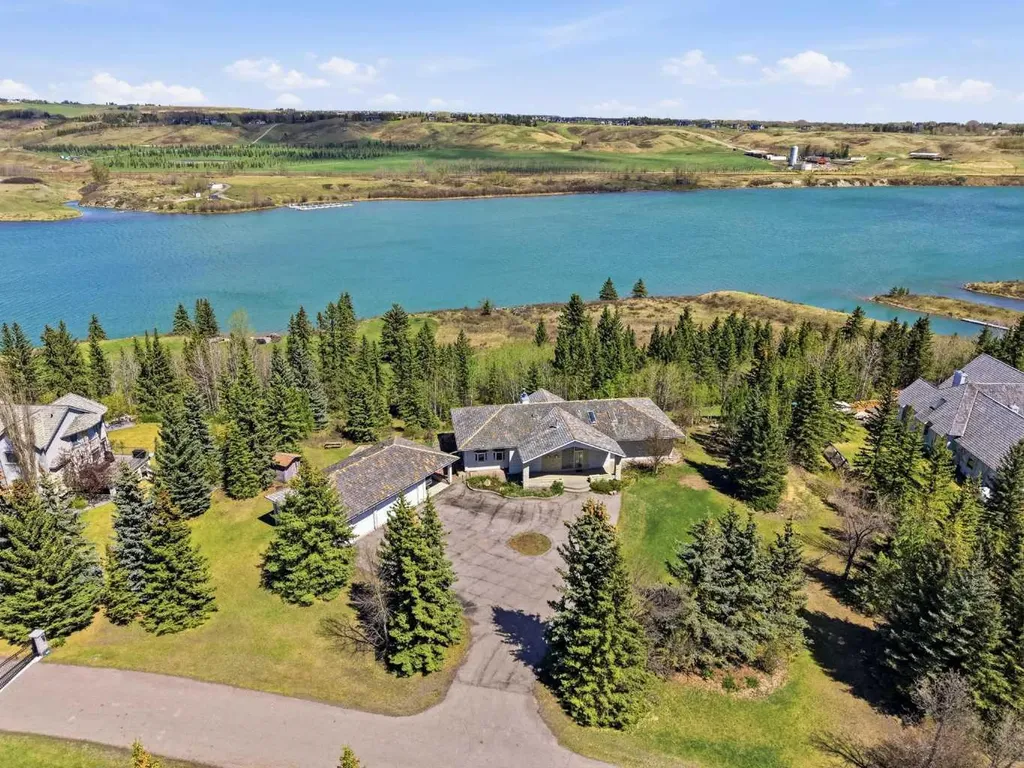 182 Emerald Bay Drive Rural Rocky View County AB T3Z 1E2