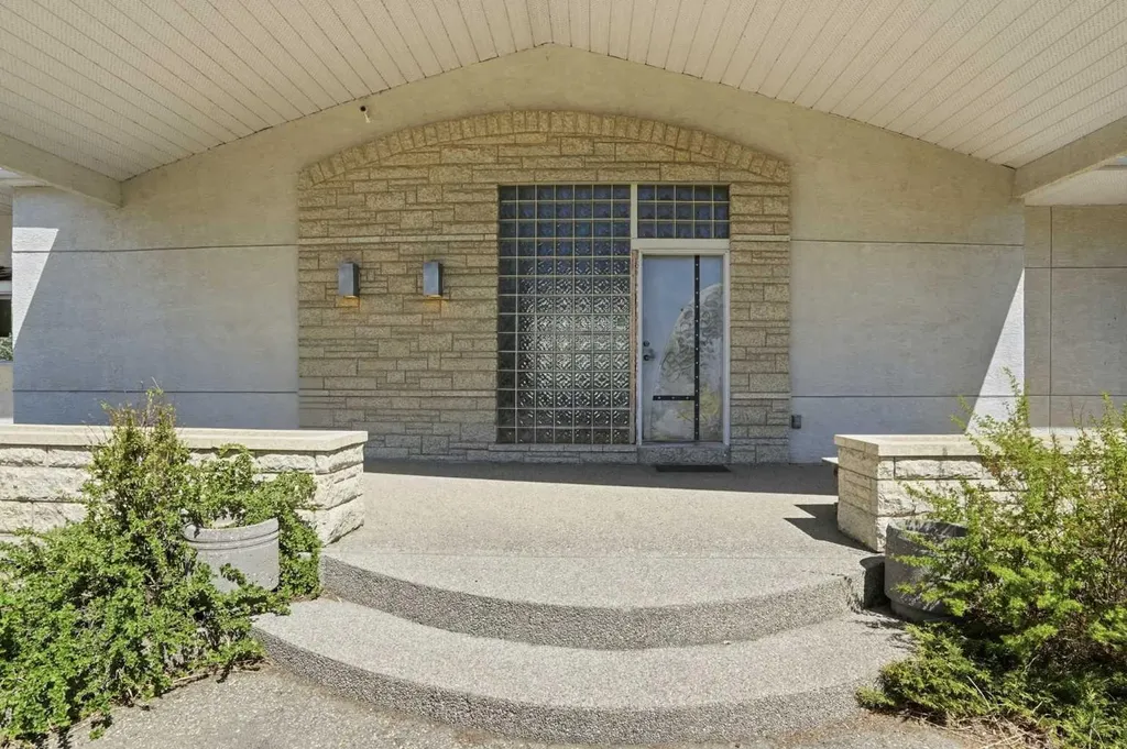 182 Emerald Bay Drive Rural Rocky View County AB T3Z 1E2