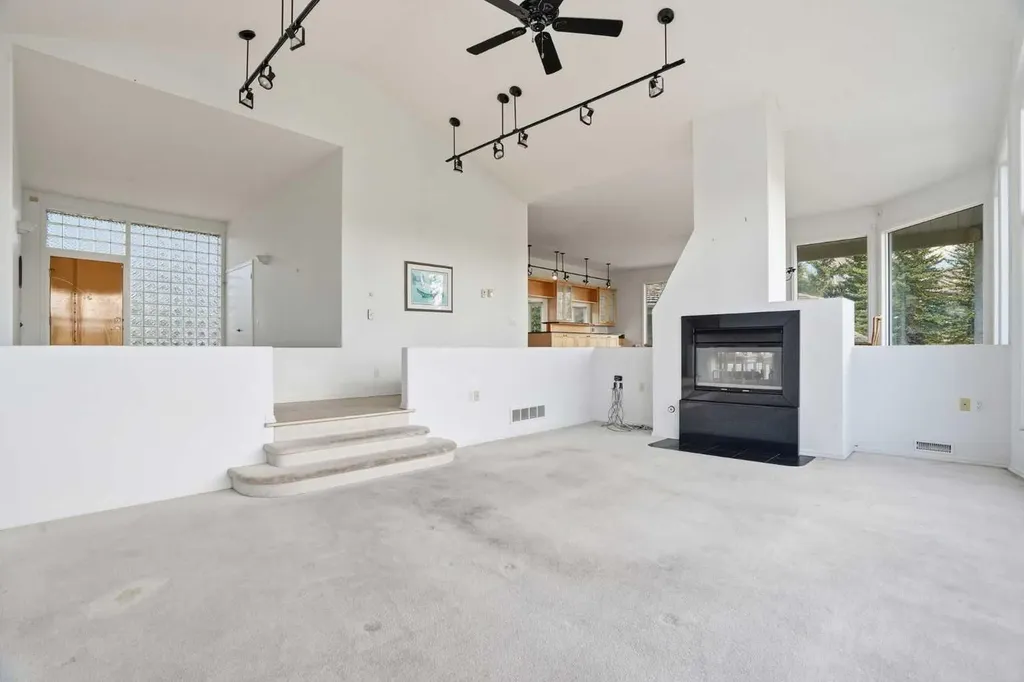 182 Emerald Bay Drive Rural Rocky View County AB T3Z 1E2