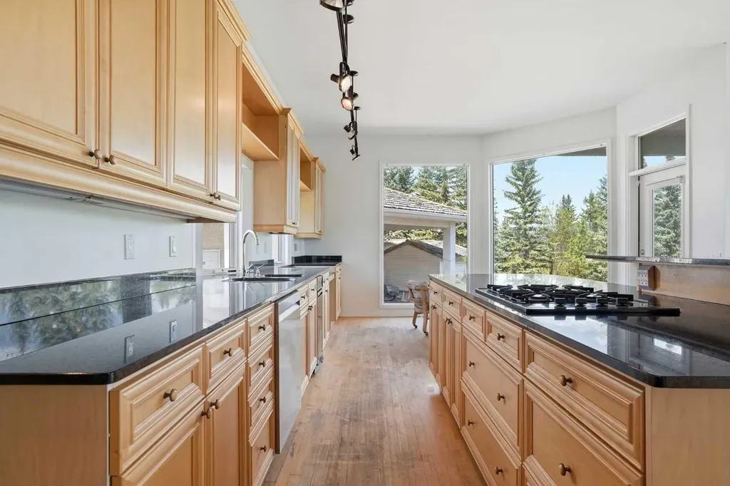 182 Emerald Bay Drive Rural Rocky View County AB T3Z 1E2