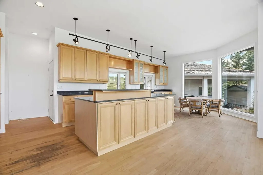 182 Emerald Bay Drive Rural Rocky View County AB T3Z 1E2