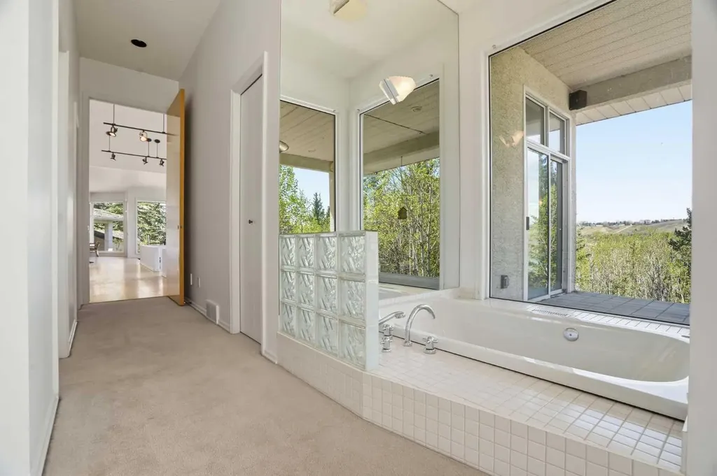 182 Emerald Bay Drive Rural Rocky View County AB T3Z 1E2
