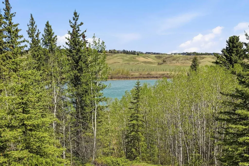 182 Emerald Bay Drive Rural Rocky View County AB T3Z 1E2