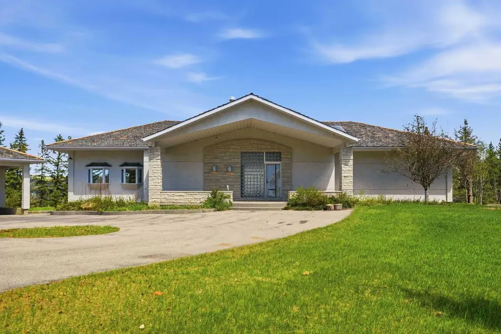 182 Emerald Bay Drive Rural Rocky View County AB T3Z 1E2