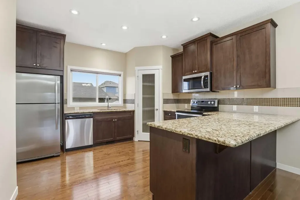 37 Nolanfield Manor NW Calgary AB T3R 0M3