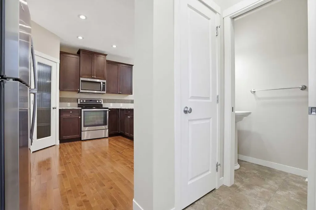 37 Nolanfield Manor NW Calgary AB T3R 0M3
