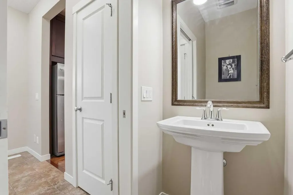 37 Nolanfield Manor NW Calgary AB T3R 0M3