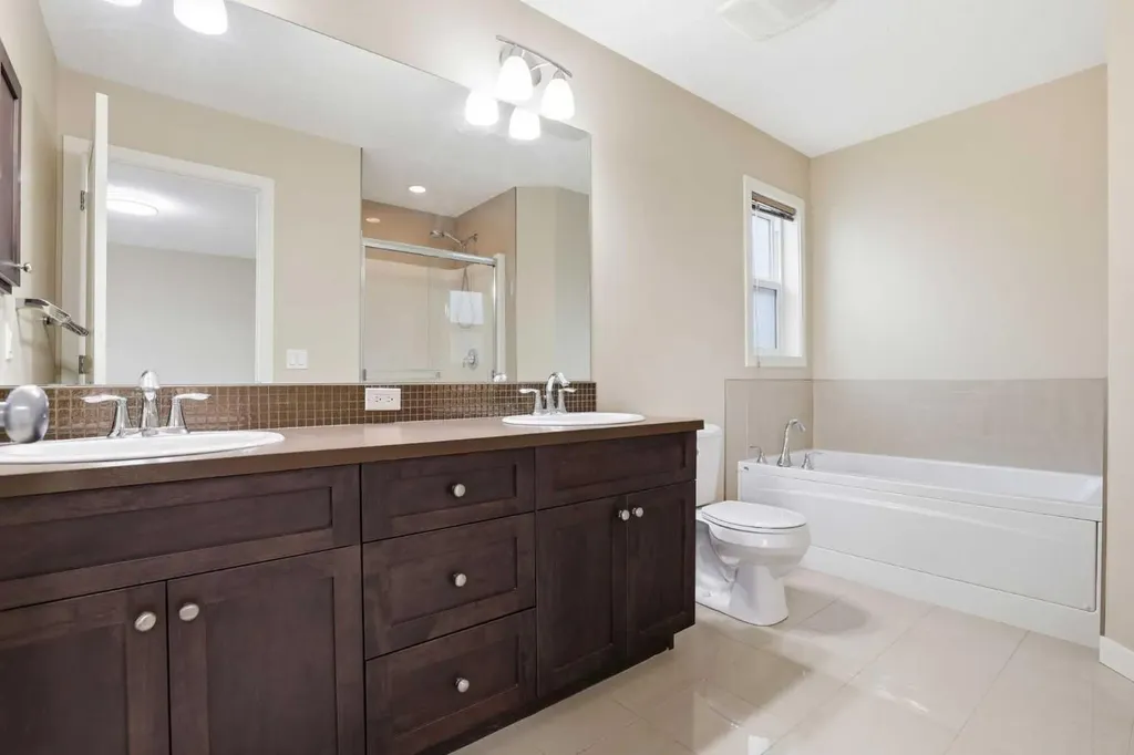 37 Nolanfield Manor NW Calgary AB T3R 0M3